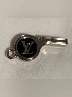 Pendant Luxury Green and Silver tone Whistle! 😙